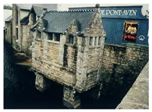 Toilets: Public toilet