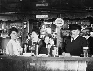 Landlady: PUBLICAN & FAMILY
