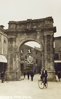Pula: Pula - Croatia - Roman Arch