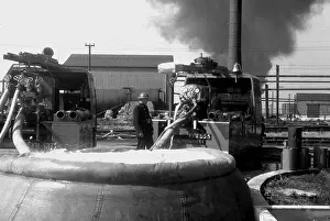 Dams: Pumps working from dams, Thames Haven, WW2