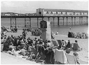 Paignton: PUNCH & JUDY 1950S