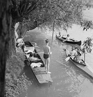 Canoeing: Punting on the Cam