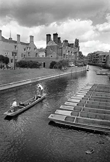 Punt: Punting on the River Cam in Cambridge, England