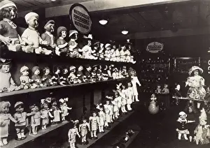 Welsch: PUPPETS & DOLLS