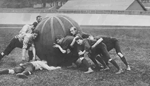 Trend: Pushball game in the USA, 1933