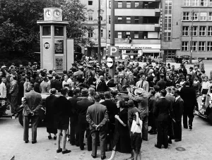 Cameras: Putting into operation a Reich speaker column in Breslau