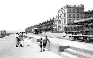 Pwllheli: Pwllheli, the Promenade 1921