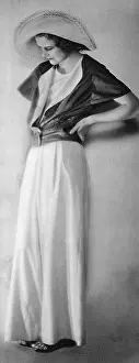 Pyjamas: Pyjama suit with wide brimmed hat, 1931