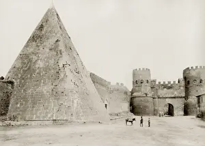 Paolo: The Pyramid of Cestius, ancient pyramid in Rome, Italy