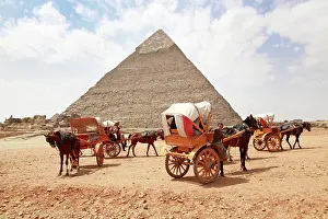 Khafre: Pyramid of Khafre in Cairo, Egypt