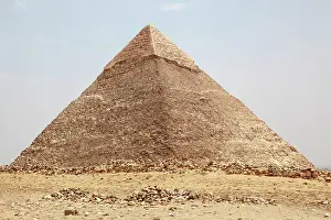 Khafre: Pyramid of Khafre in Cairo, Egypt