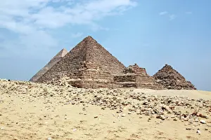 Menkaure: Pyramid of Menkaure in Cairo, Egypt