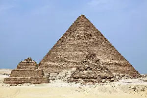 Menkaure: Pyramid of Menkaure in Cairo, Egypt
