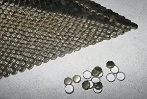 Lomonosov: Pyramid of tin bottle caps