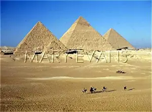 Mykerinos: THREE PYRAMIDS