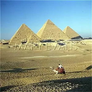 Mykerinos: THREE PYRAMIDS
