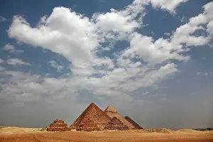 Khafre: Pyramids of Giza in Cairo, Egypt