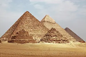 Khafre: Pyramids of Giza in Cairo, Egypt