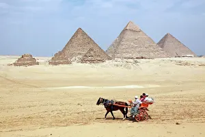 Khafre: Pyramids of Giza in Cairo, Egypt