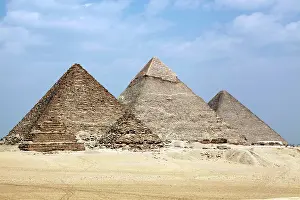 Khafre: Pyramids of Giza in Cairo, Egypt