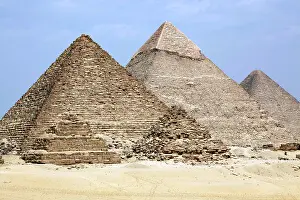 Khafre: Pyramids of Giza in Cairo, Egypt