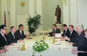 Shee: Qiao Shee on visit to Russia, 1996