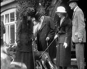 Beagles: Queen Alexandra Talking To People Outside A