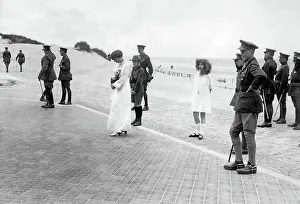 Photographing: Queen of Belgium photographing presentation, WW1