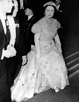Windsors: Queen Elizabeth at a ceremony, 1939