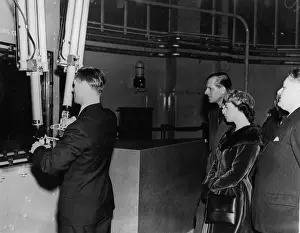 Harwell: Queen Elizabeth II at Atomic Energy Establishment