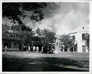 Retaining: Queen Elizabeth II in Bermuda