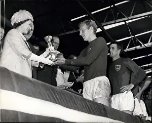 Morre: Queen Elizabeth II and Bobby Moore, World Cup