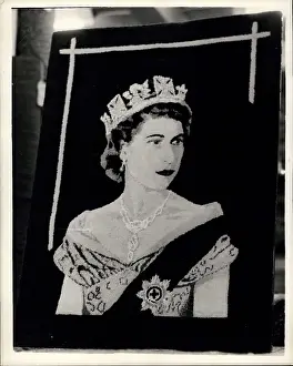 Tufts: Queen Elizabeth II, carpet portrait