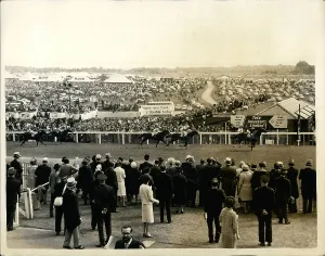 Glennon: Queen Elizabeth II at Epsom Derby