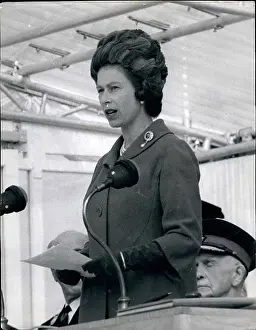 Carriageway: Queen Elizabeth II, opening of new Forth Road Bridge