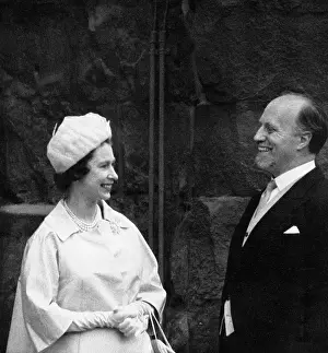 Spence: Queen Elizabeth II with Sir Basil Spence