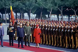 Tiananmen: Queen Elizabeth II on state visit to China