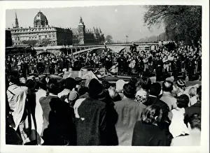 Arcole: Queen Elizabeth II visiting Versailles Palace, France