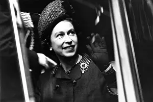 John Benton Harris (iln): Queen Elizabeth II waving, 1960s