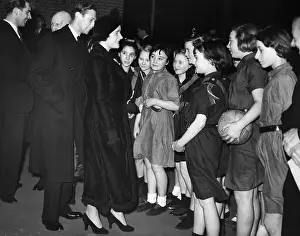 Stepney: Queen Elizabeth and King George VI in conversation