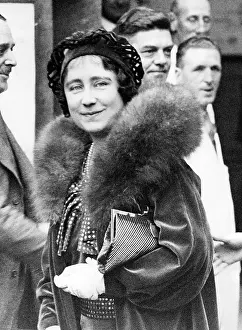 Windsors: Queen Elizabeth with a smile, 1935