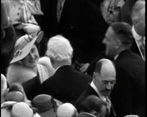 Wishers: Queen Elizabeth Talking with Well Wishers