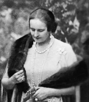 Hellenes: Queen Elizabetha of Greece