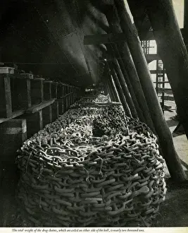 Elizabeths: Queen Elizabeth's drag chains