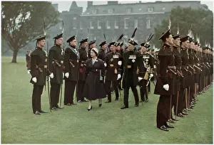 Holyroodhouse: Queen inspecting her Scottish bodyguard