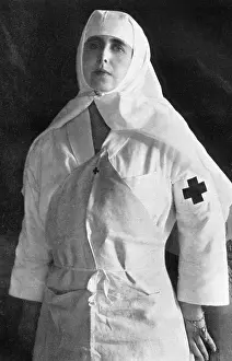 Actively: Queen Marie of Romania as a nurse