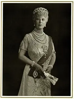 Necklaces: Queen Mary
