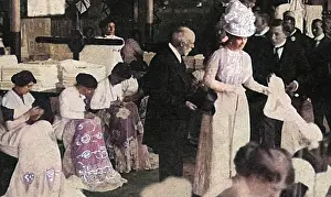 Lacemaking: Queen Mary and Laceworkers