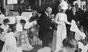 Lacemaking: Queen Mary and Laceworkers
