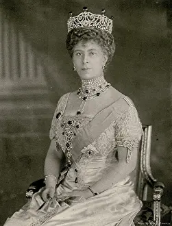Choker: Queen Mary at a state function